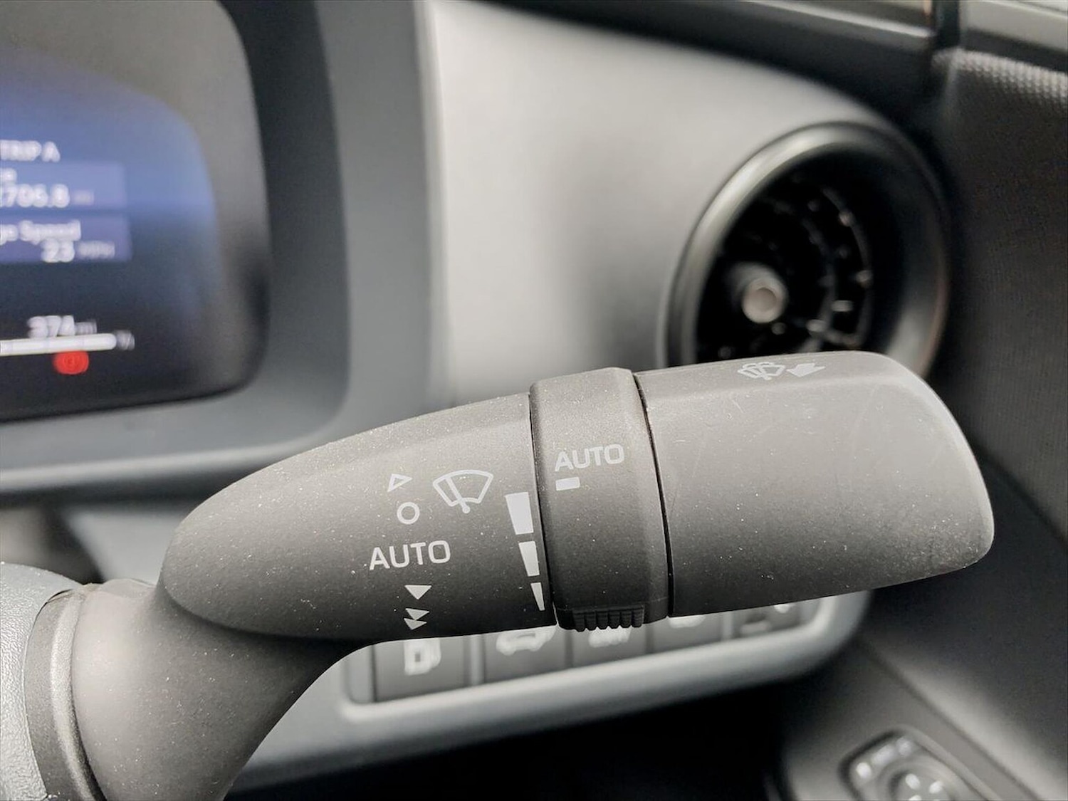 Used Toyota C-HR 2024 for sale - 76313859: Photo 26