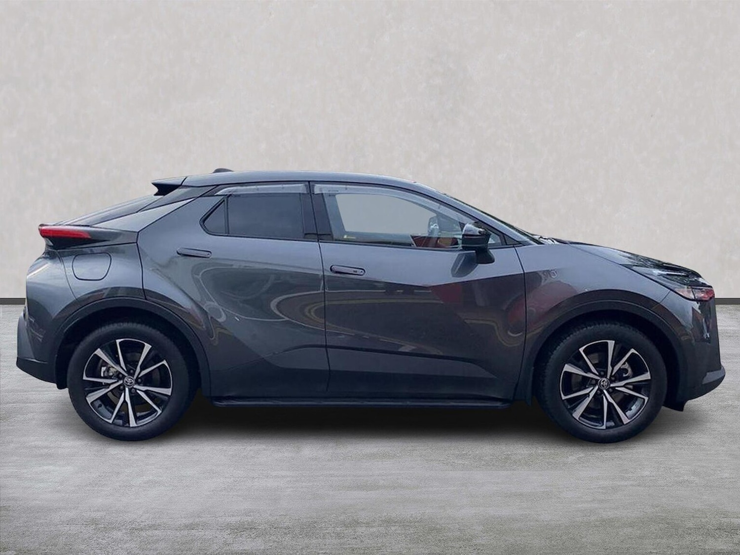 Used Toyota C-HR 2024 for sale - 76313859: Photo 3