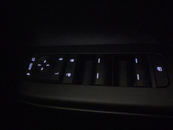 Used Toyota C-HR 2024 for sale - 75490859: Photo 21