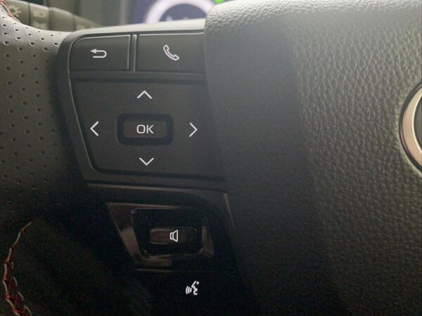 Used Toyota C-HR 2024 for sale - 75490859: Photo 25