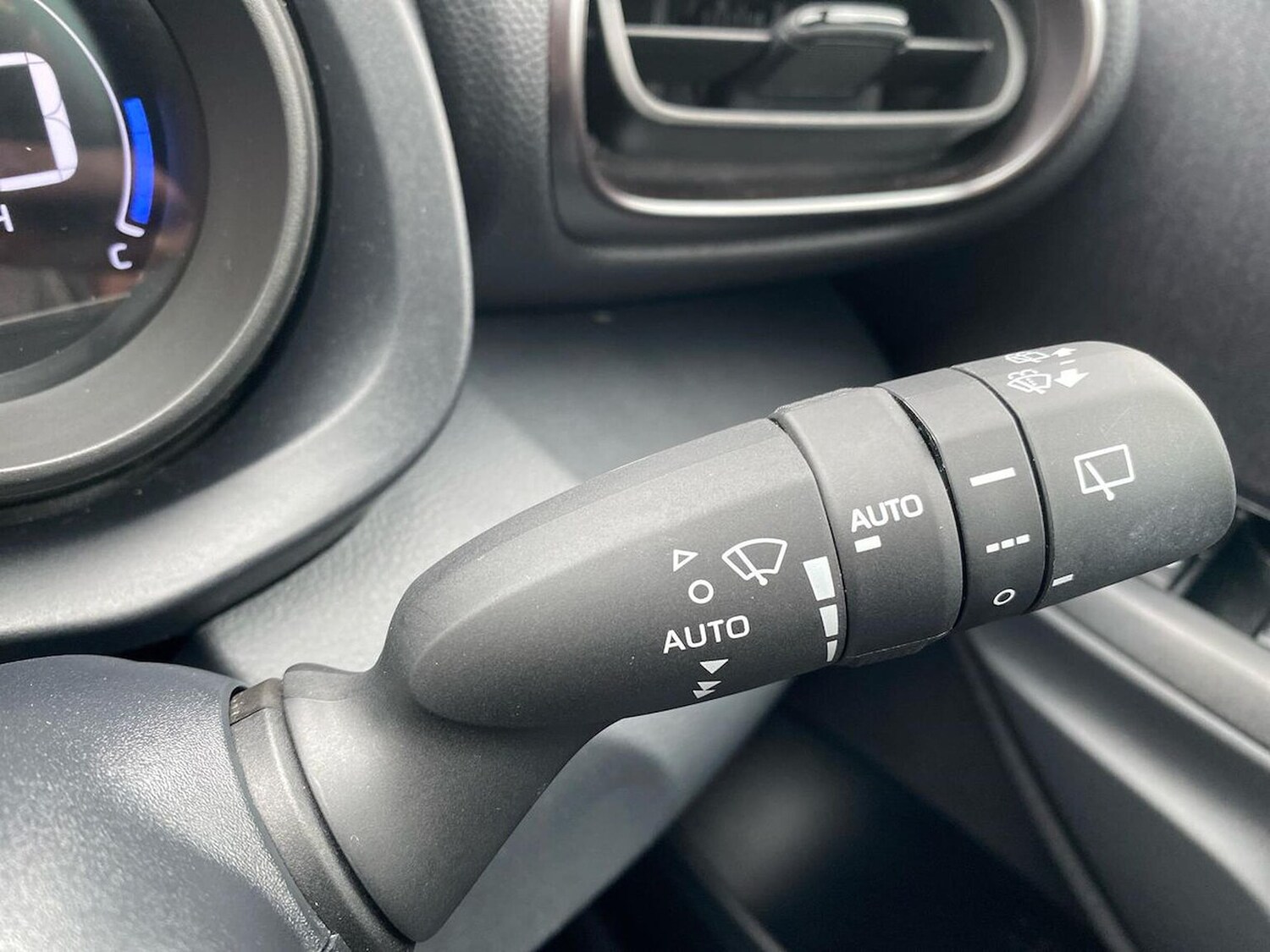 Used Toyota Yaris 2023 for sale - 78193136: Photo 28