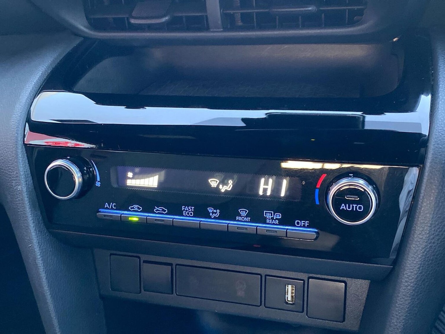 Used Toyota Yaris Cross 2024 for sale - 78053542: Photo 12