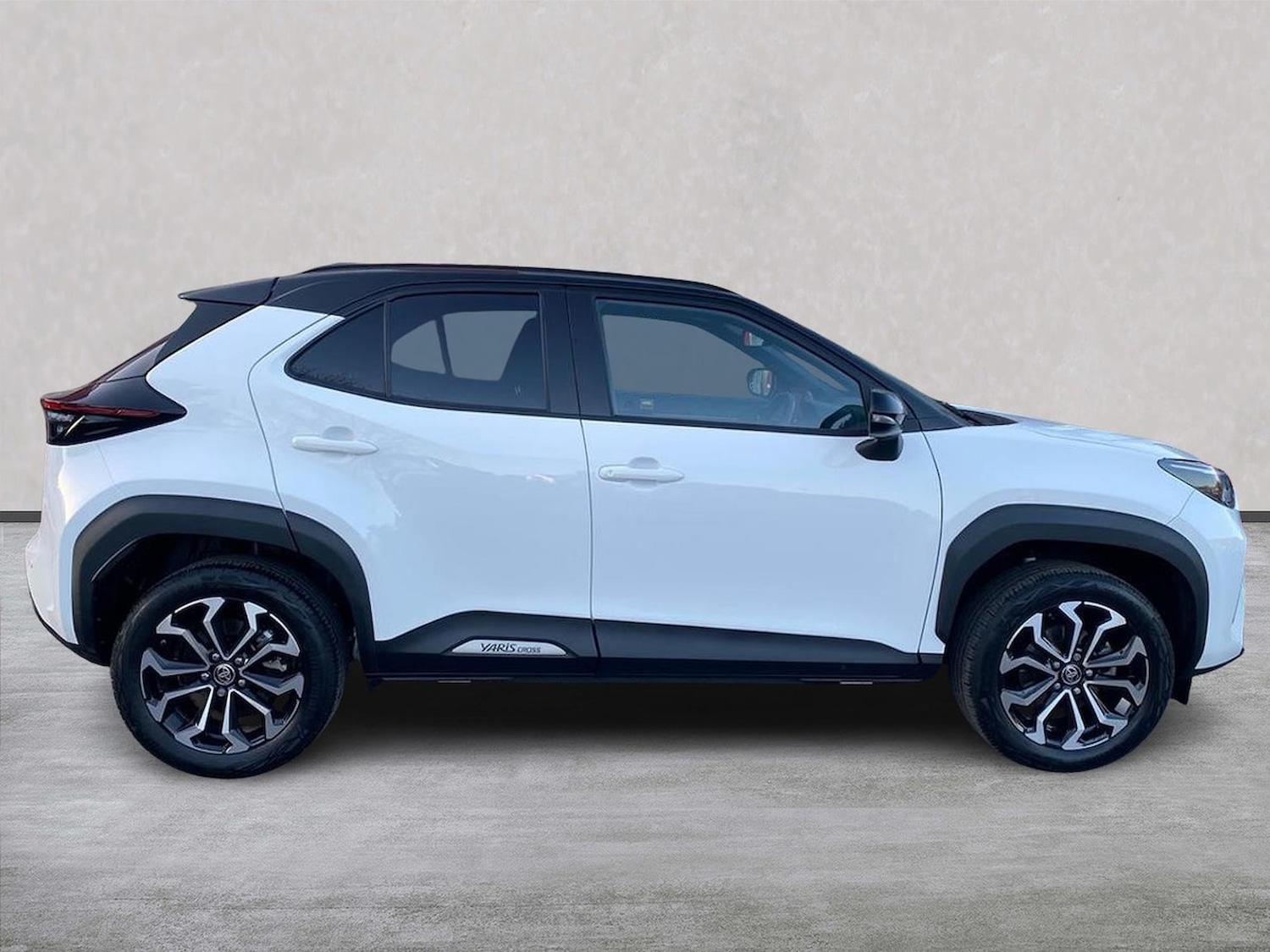 Used Toyota Yaris Cross 2024 for sale - 78053542: Photo 3