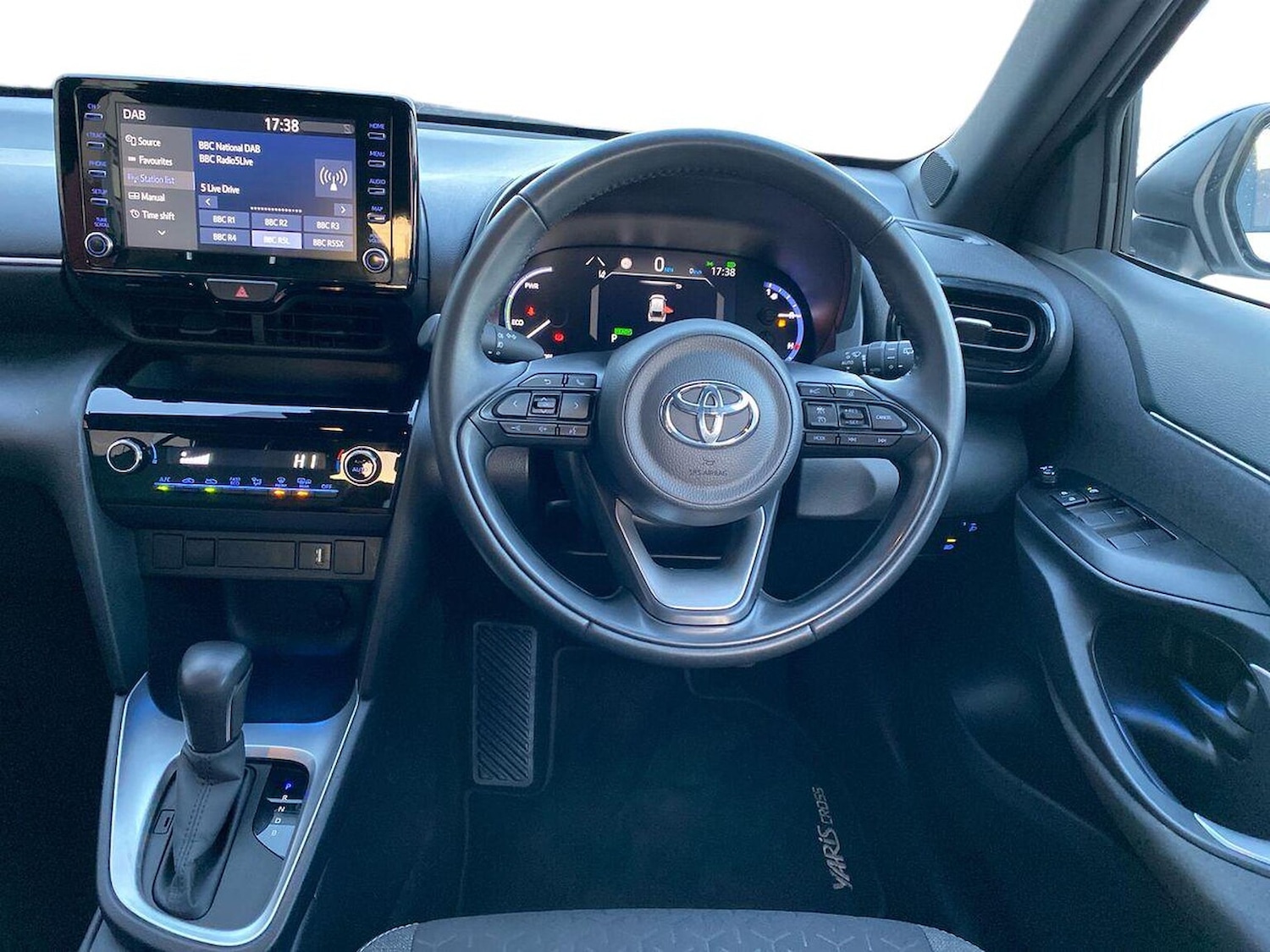 Used Toyota Yaris Cross 2024 for sale - 78053542: Photo 9