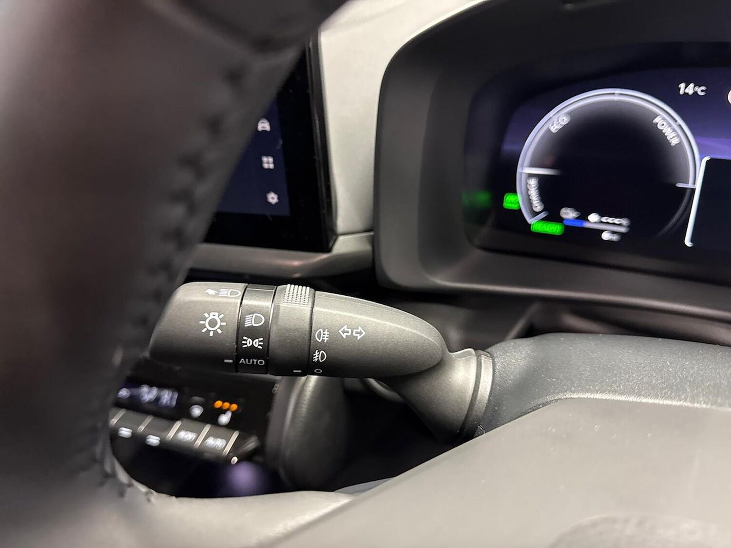 Used Toyota C-HR 2025 for sale - 76884998: Photo 26