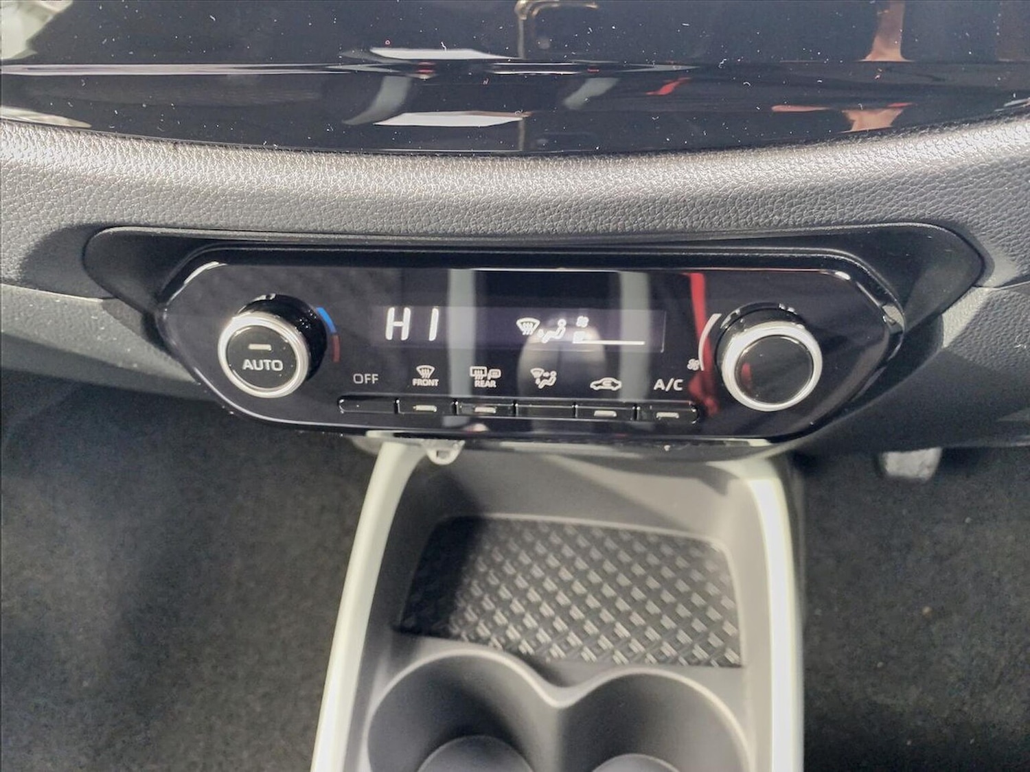 Used Toyota Aygo X 2025 for sale - 76396898: Photo 12