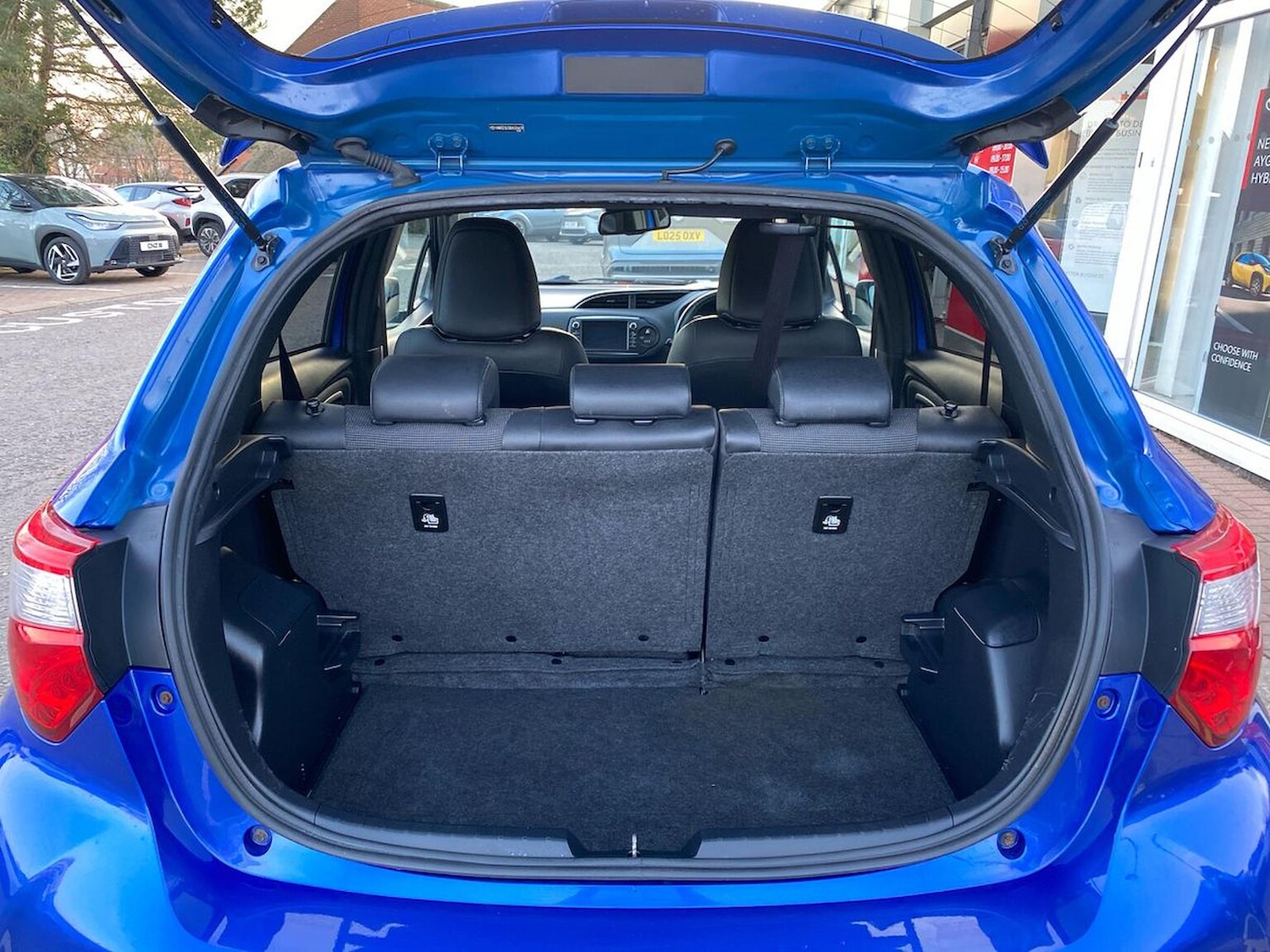 Used Toyota Yaris 2017 for sale - 78192896: Photo 19