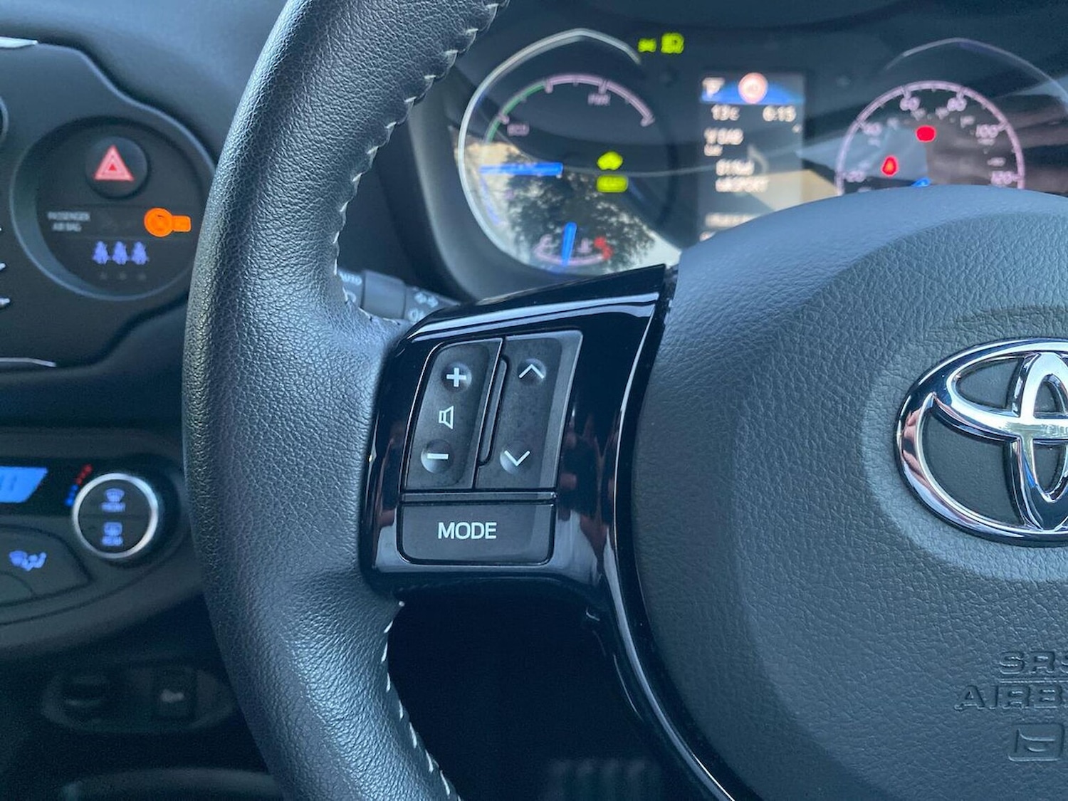 Used Toyota Yaris 2017 for sale - 78192896: Photo 27