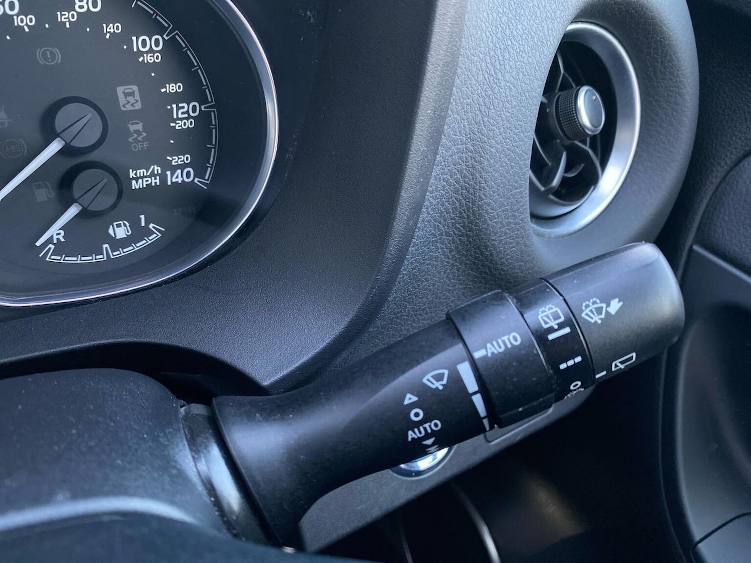 Used Toyota Yaris 2017 for sale - 78192896: Photo 28