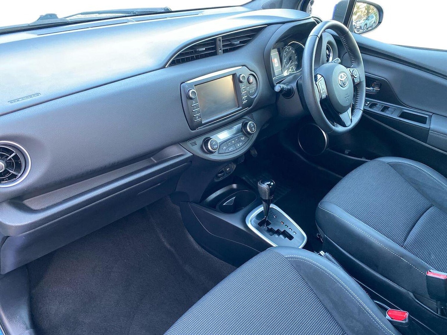 Used Toyota Yaris 2017 for sale - 78192896: Photo 9