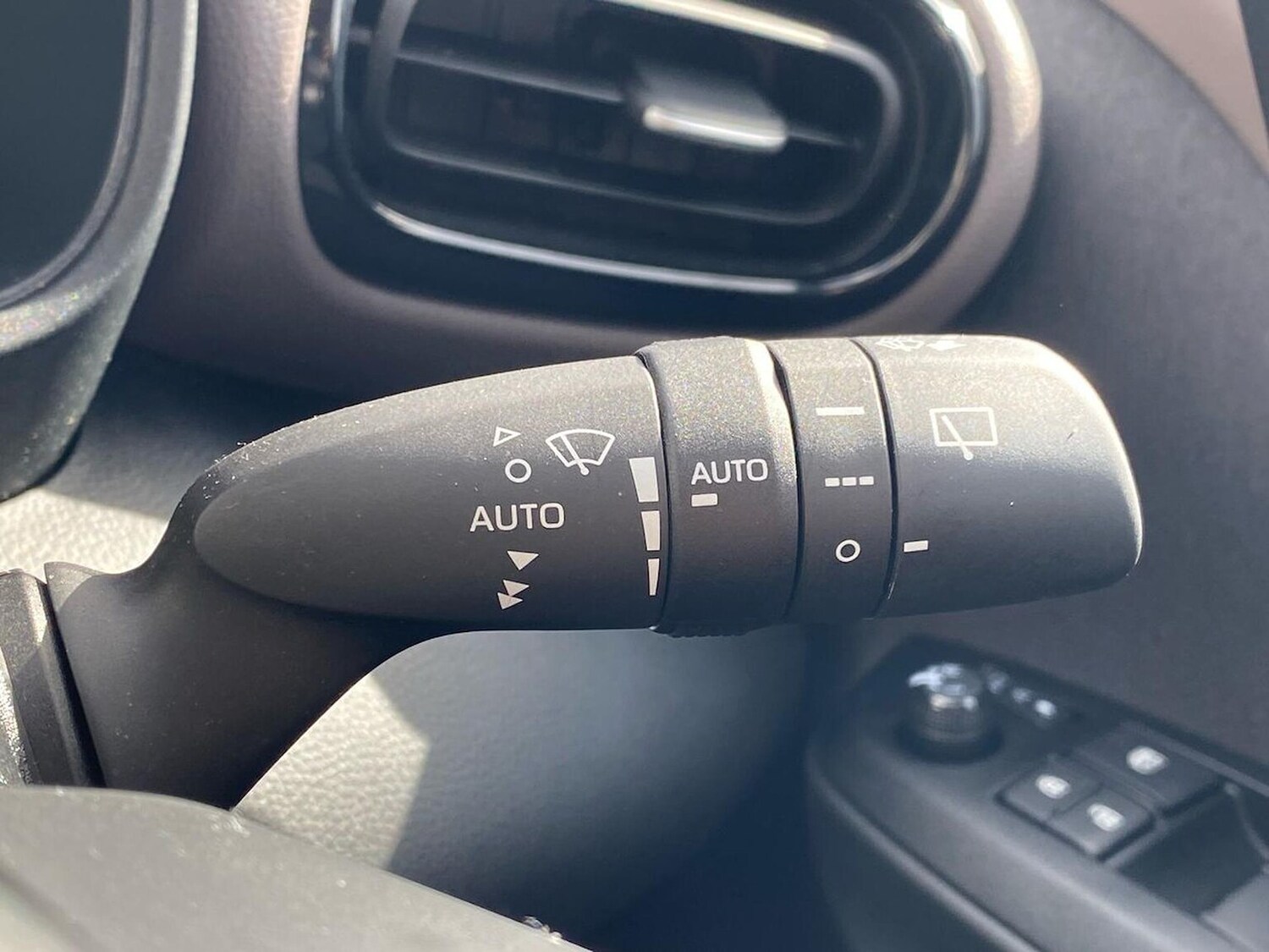 Used Toyota Yaris Cross 2024 for sale - 78211117: Photo 29