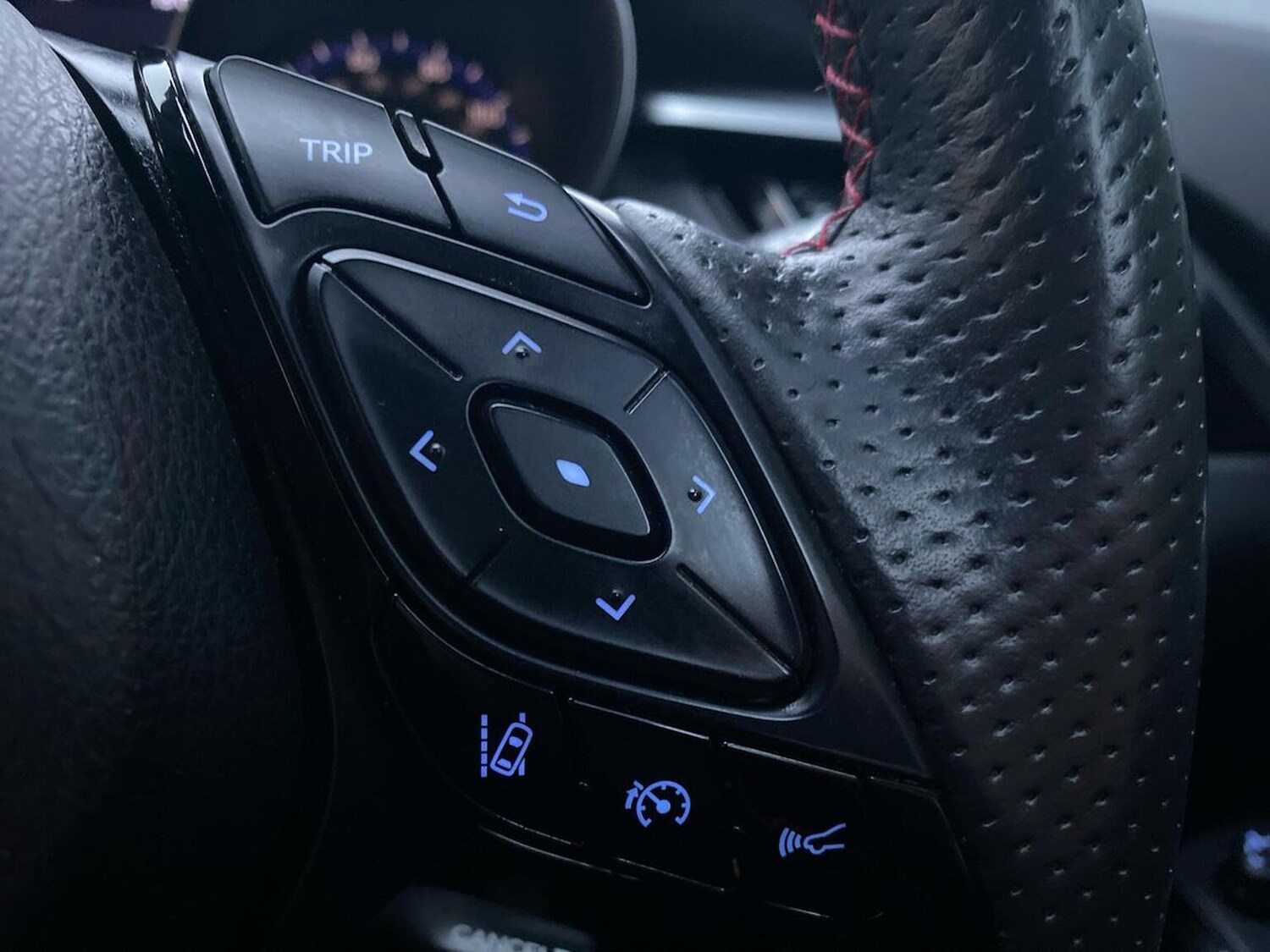 Used Toyota C-HR 2023 for sale - 77487643: Photo 25