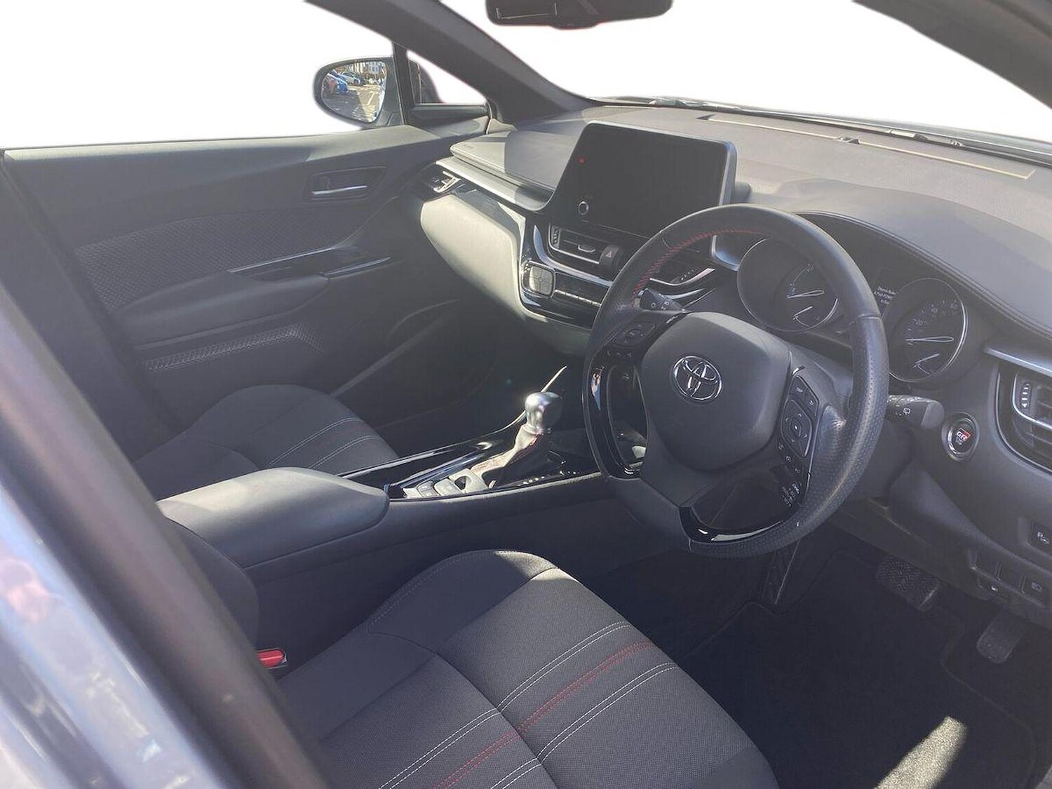 Used Toyota C-HR 2023 for sale - 78211126: Photo 10