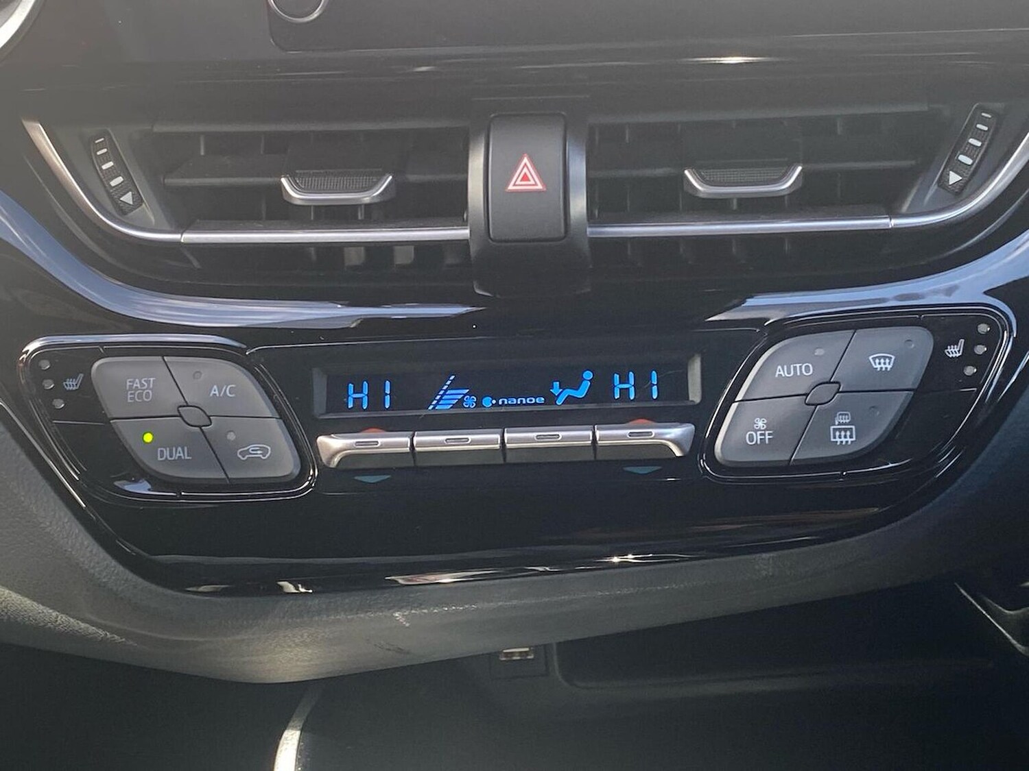 Used Toyota C-HR 2023 for sale - 78211126: Photo 15