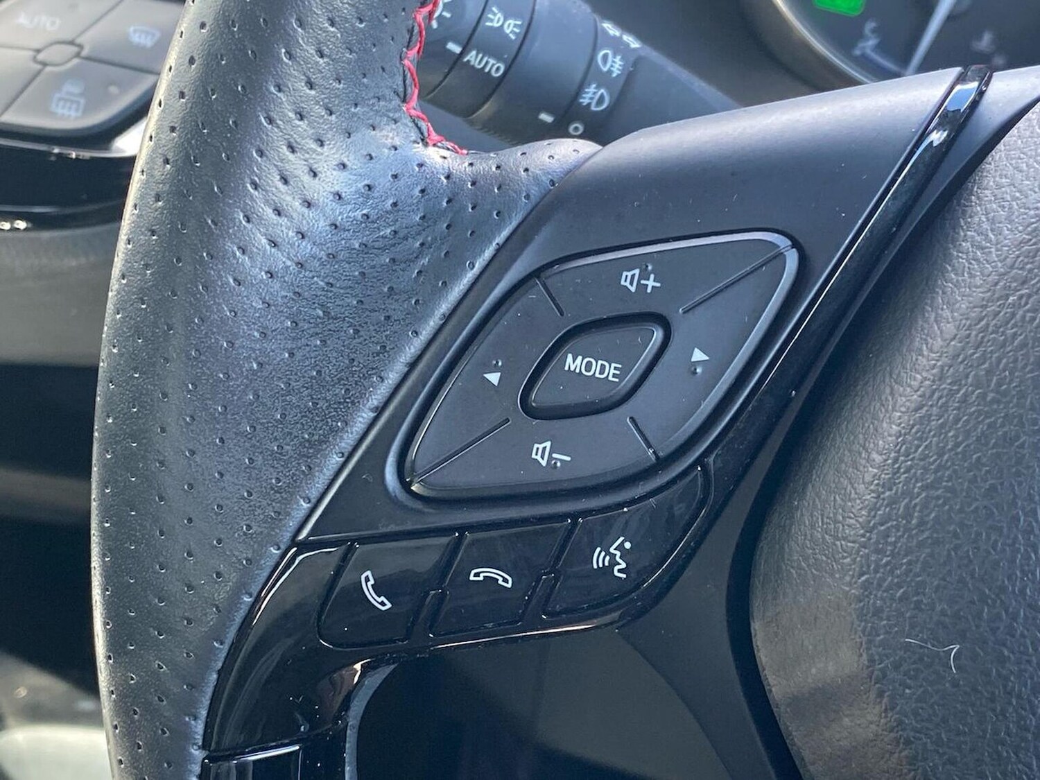 Used Toyota C-HR 2023 for sale - 78211126: Photo 27