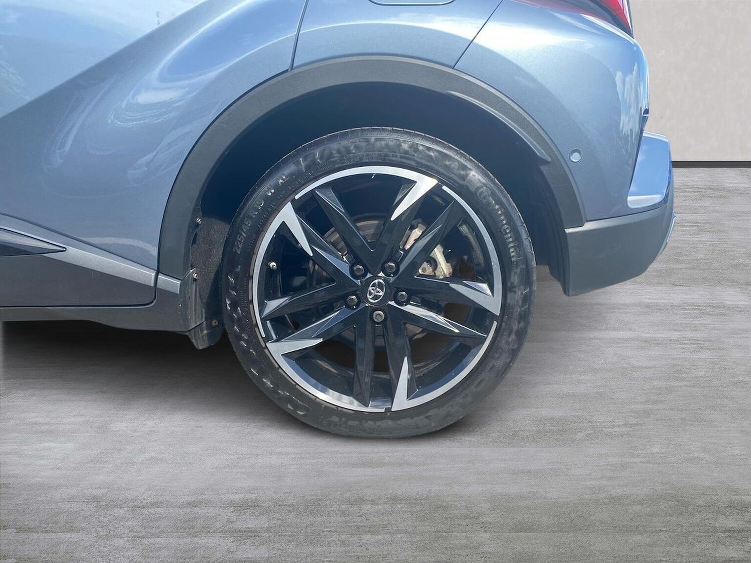 Used Toyota C-HR 2023 for sale - 78211126: Photo 9