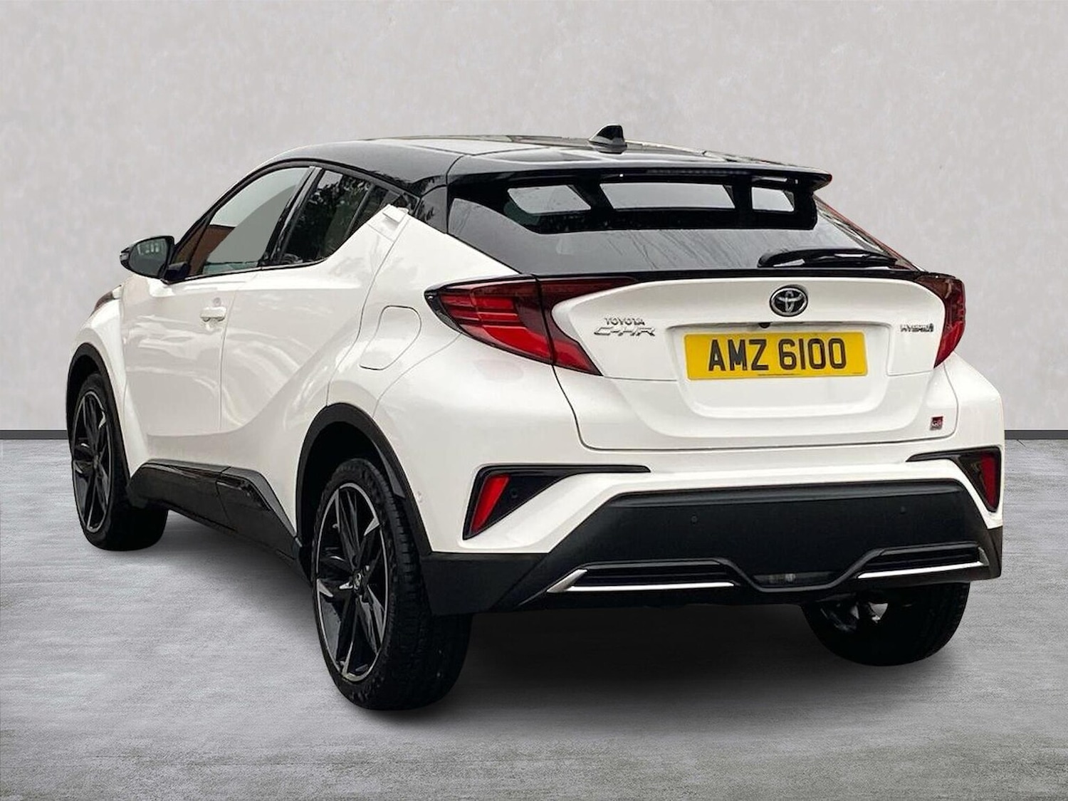 Used Toyota C-HR 2023 for sale - 76292990: Photo 2