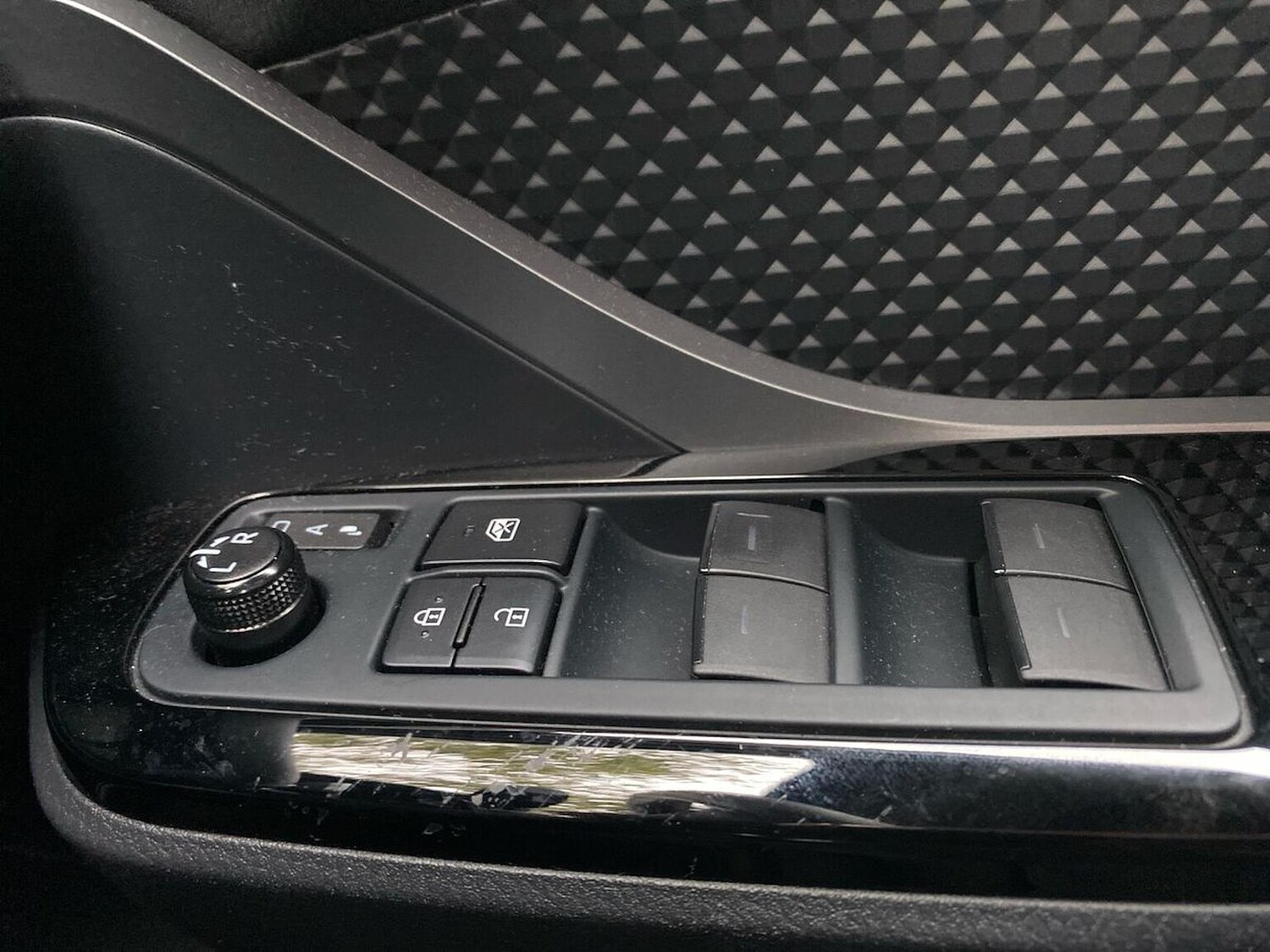 Used Toyota C-HR 2023 for sale - 76292990: Photo 21