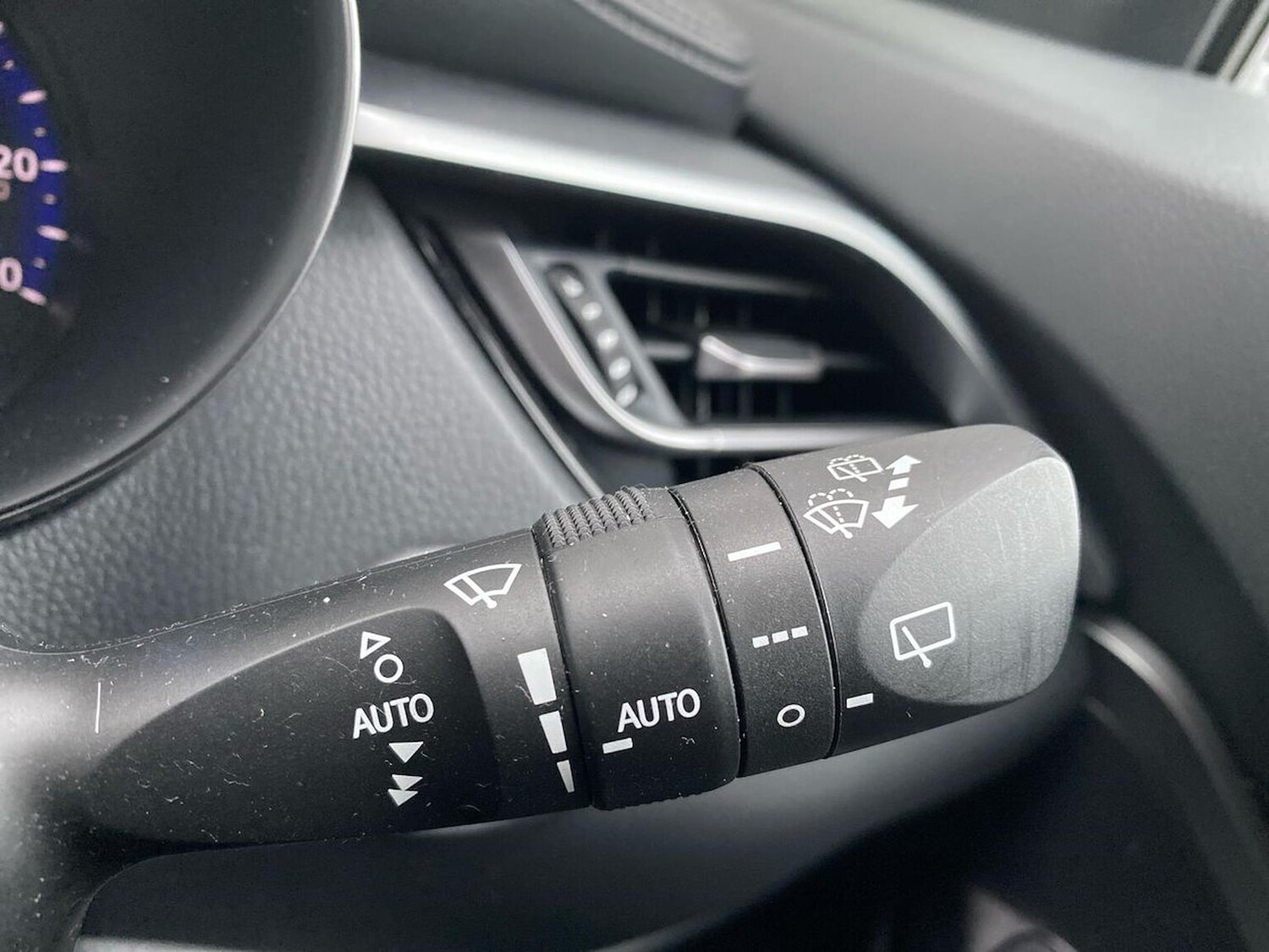 Used Toyota C-HR 2023 for sale - 76292990: Photo 26