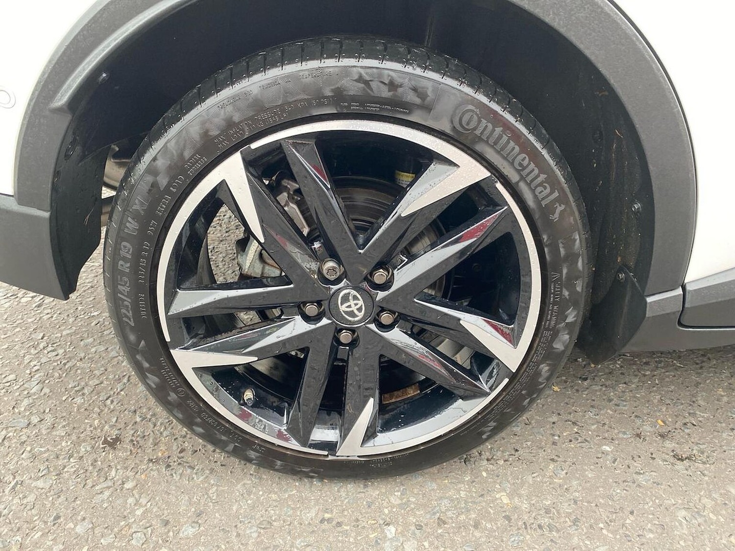 Used Toyota C-HR 2023 for sale - 76292990: Photo 6