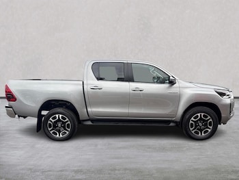 Used Toyota Hilux 2023 for sale - 79314899: Photo