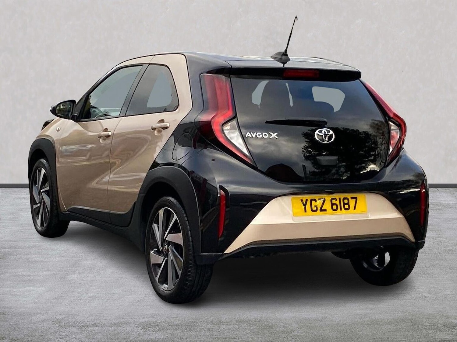 Used Toyota Aygo X 2023 for sale - 76497256: Photo 2