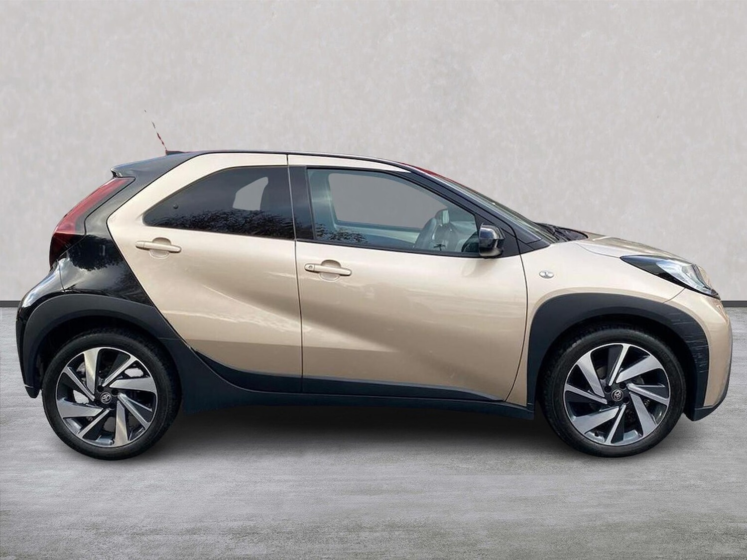 Used Toyota Aygo X 2023 for sale - 76497256: Photo 3