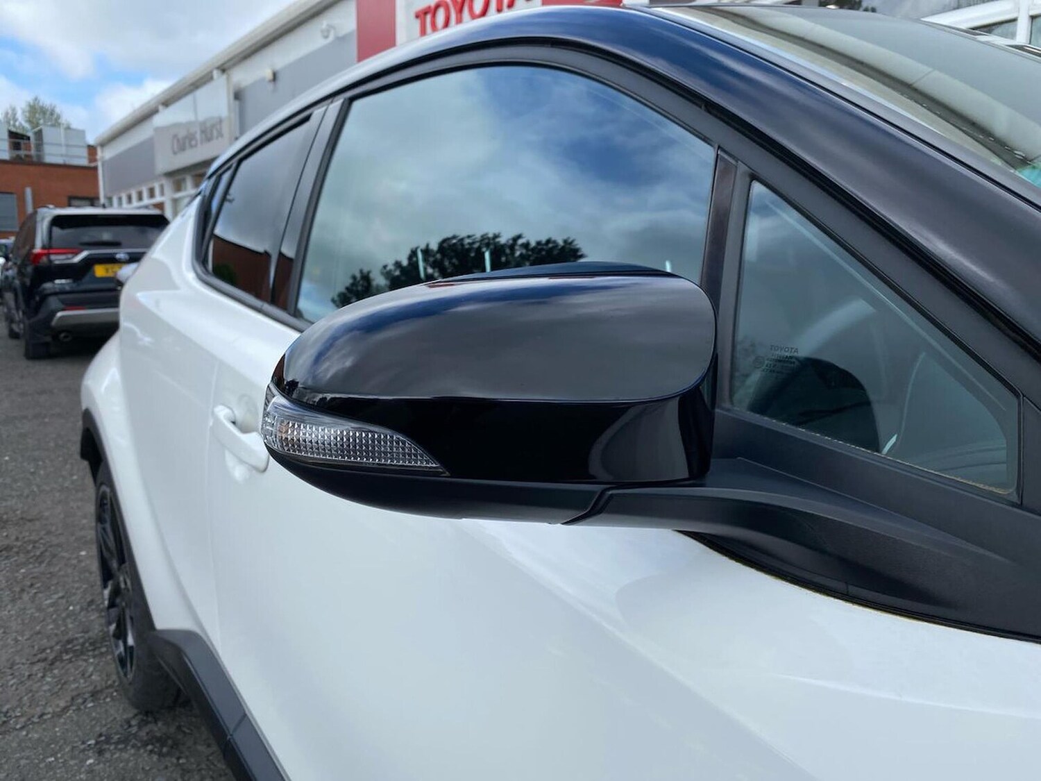 Used Toyota C-HR 2023 for sale - 78211122: Photo 32