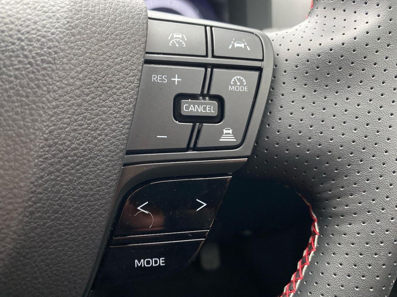 Used Toyota C-HR 2024 for sale - 76497257: Photo 25