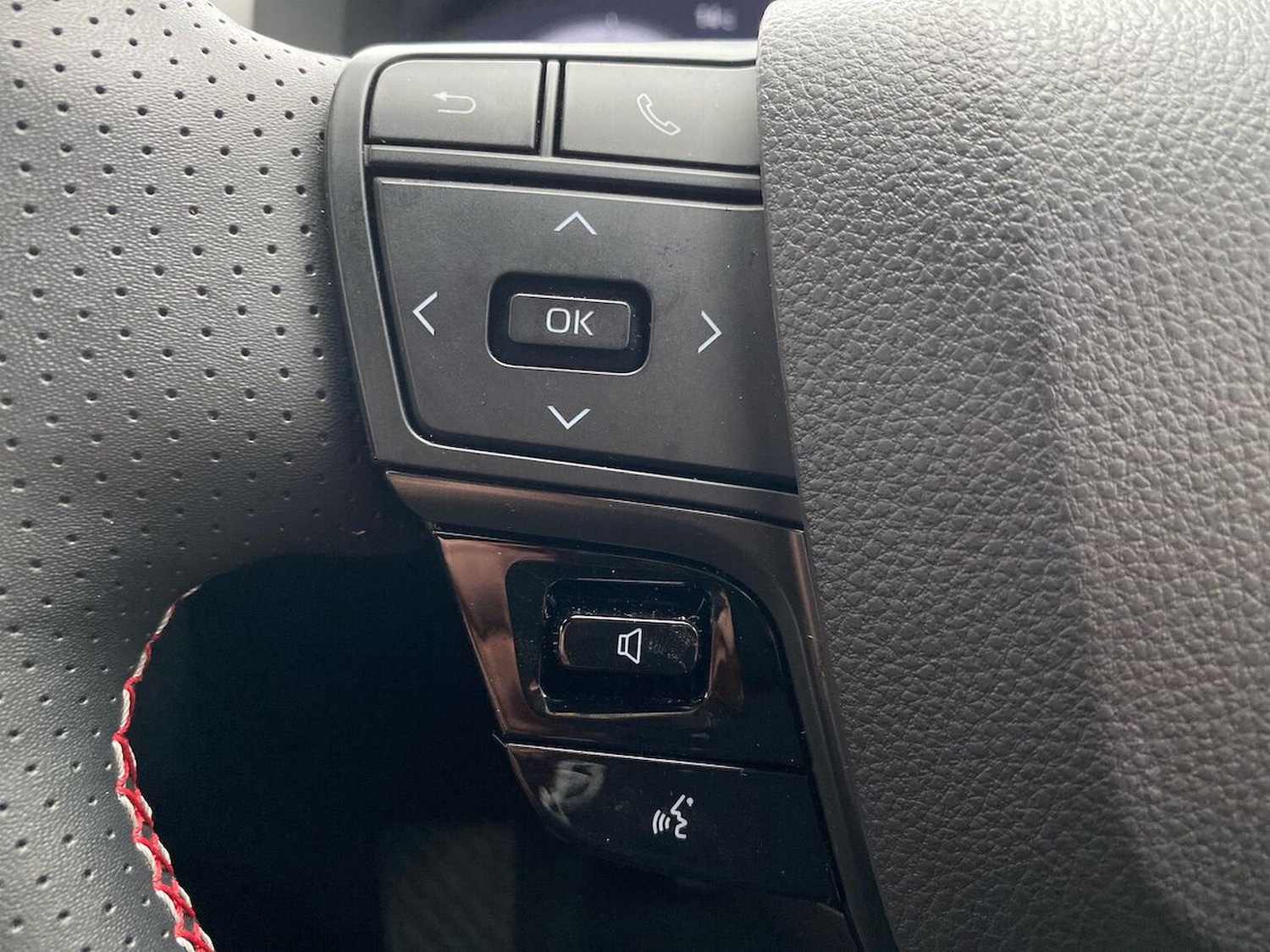 Used Toyota C-HR 2024 for sale - 76497257: Photo 26