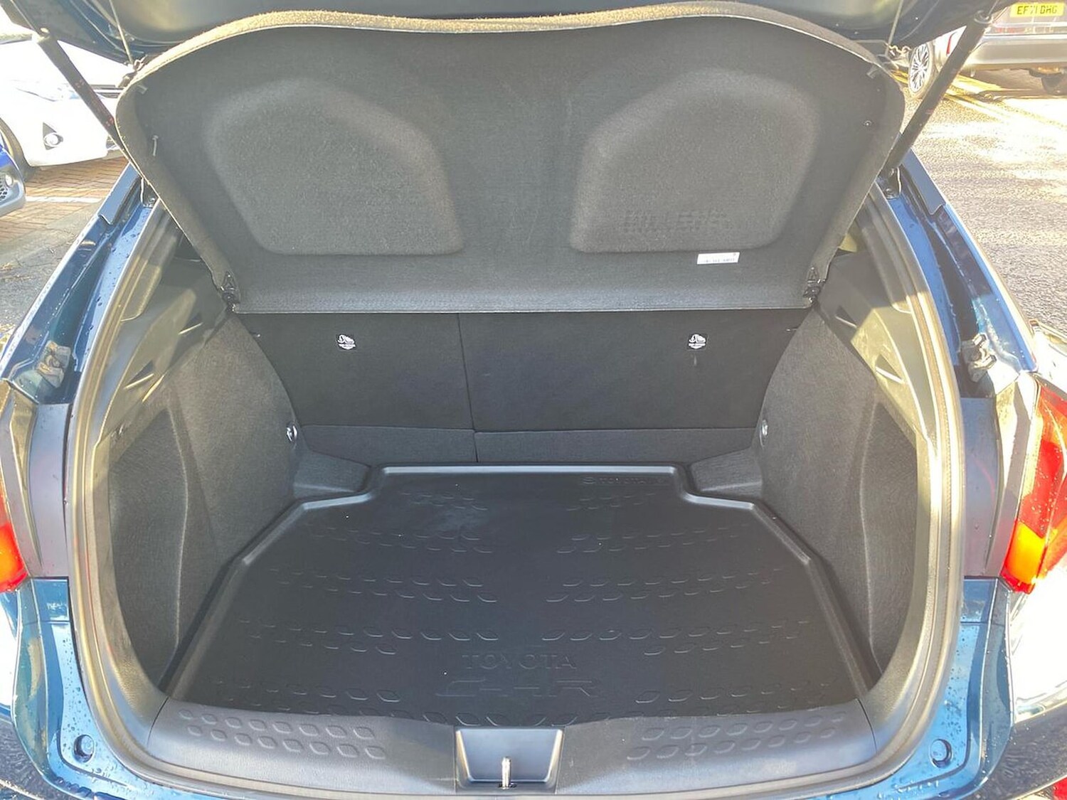 Used Toyota C-HR 2023 for sale - 77487620: Photo 17