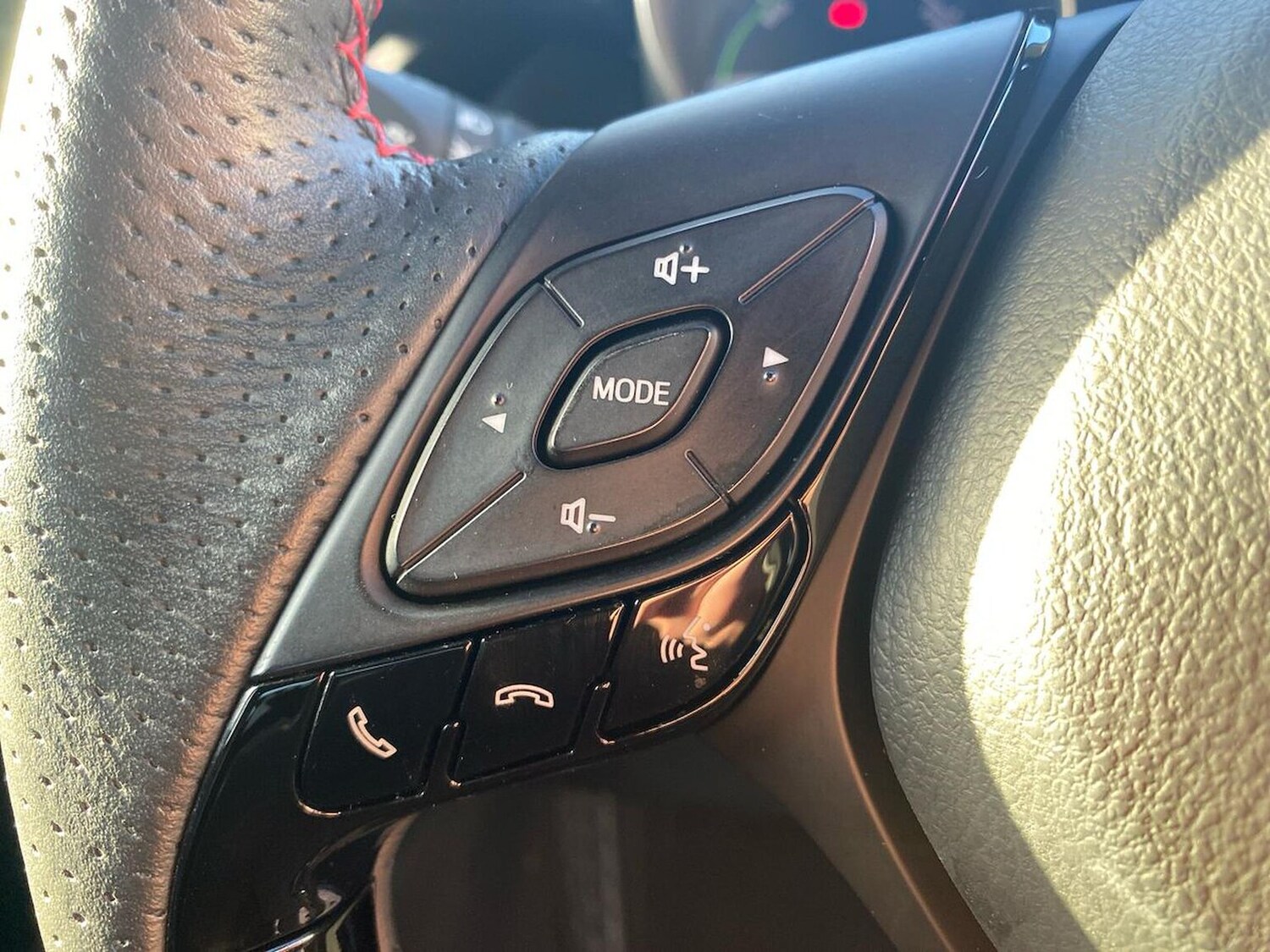 Used Toyota C-HR 2023 for sale - 77487620: Photo 26