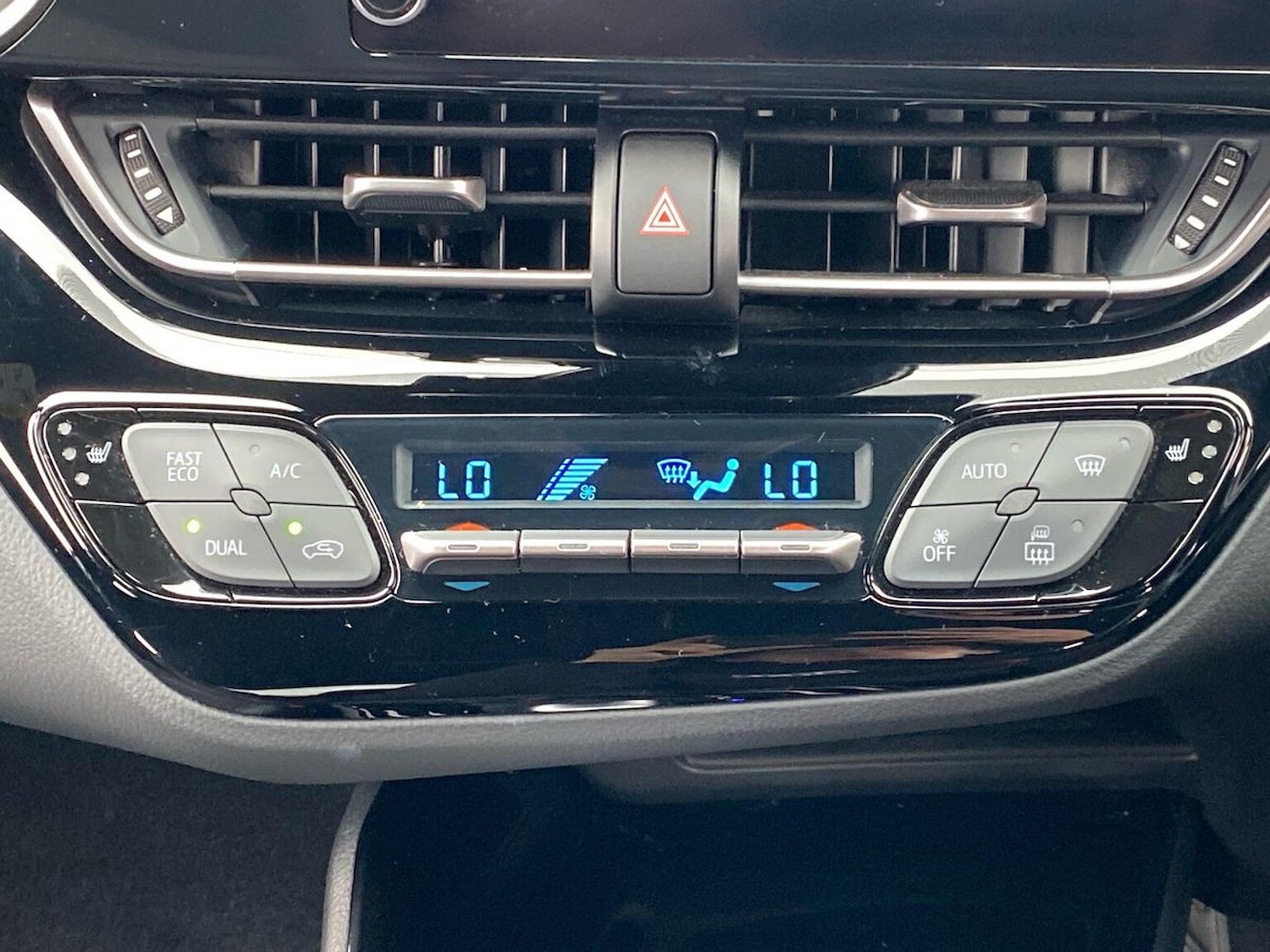 Used Toyota C-HR 2023 for sale - 78192939: Photo 14