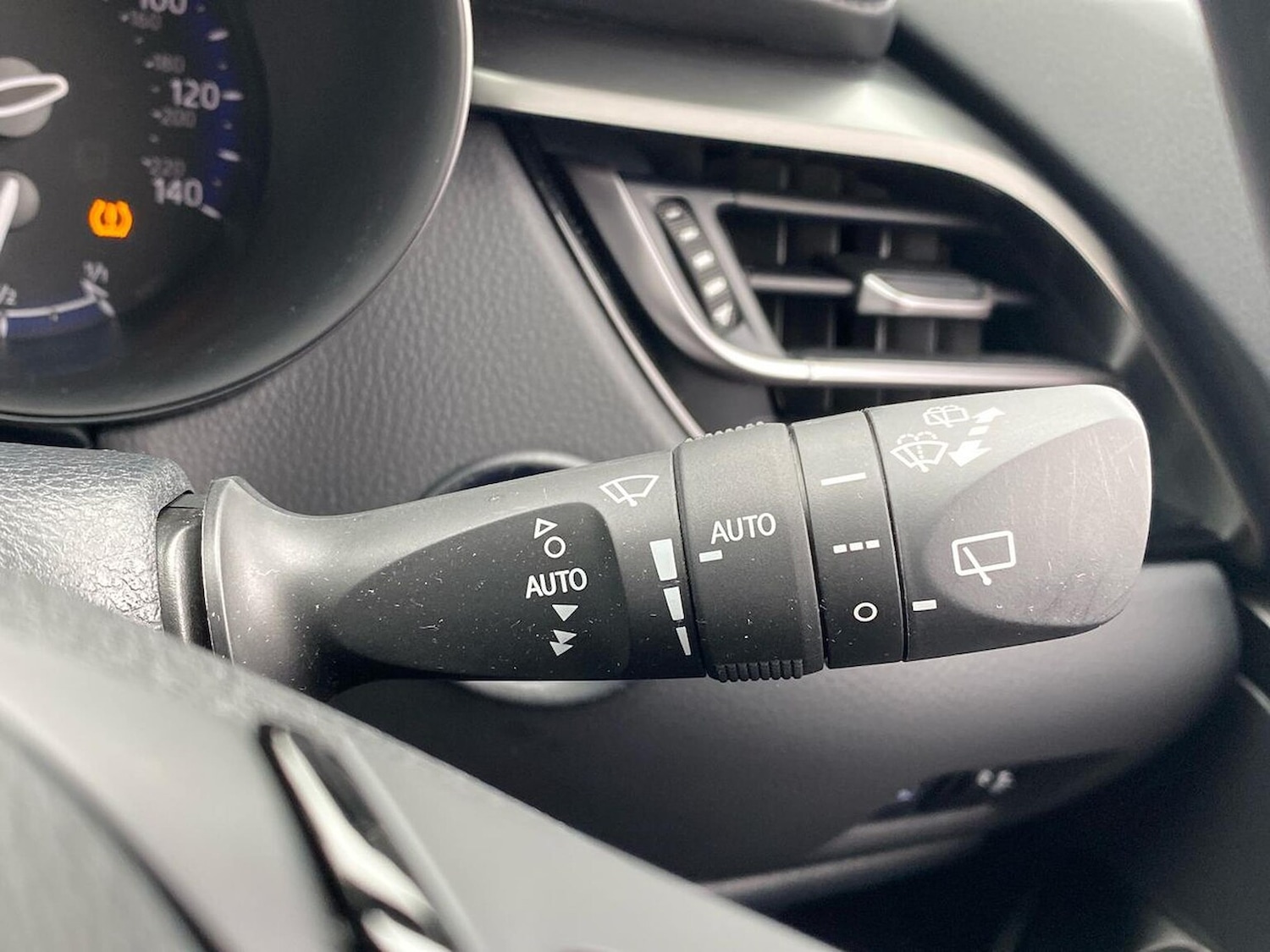 Used Toyota C-HR 2023 for sale - 78192939: Photo 29