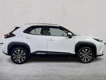 Used Toyota Yaris Cross 2024 for sale - 79346992: Photo