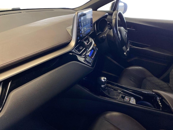 Used Toyota C-HR 2017 for sale - 76305410: Photo 7