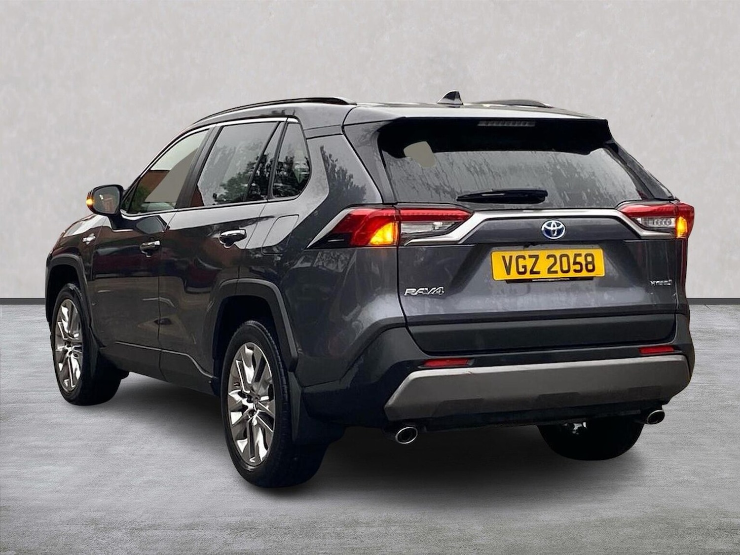 Used Toyota RAV4 2021 for sale - 76324523: Photo 2