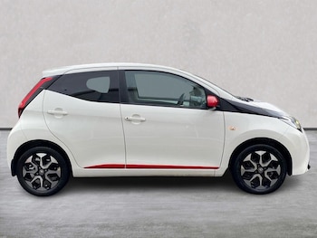 Used Toyota AYGO 2021 for sale - 76492433: Photo