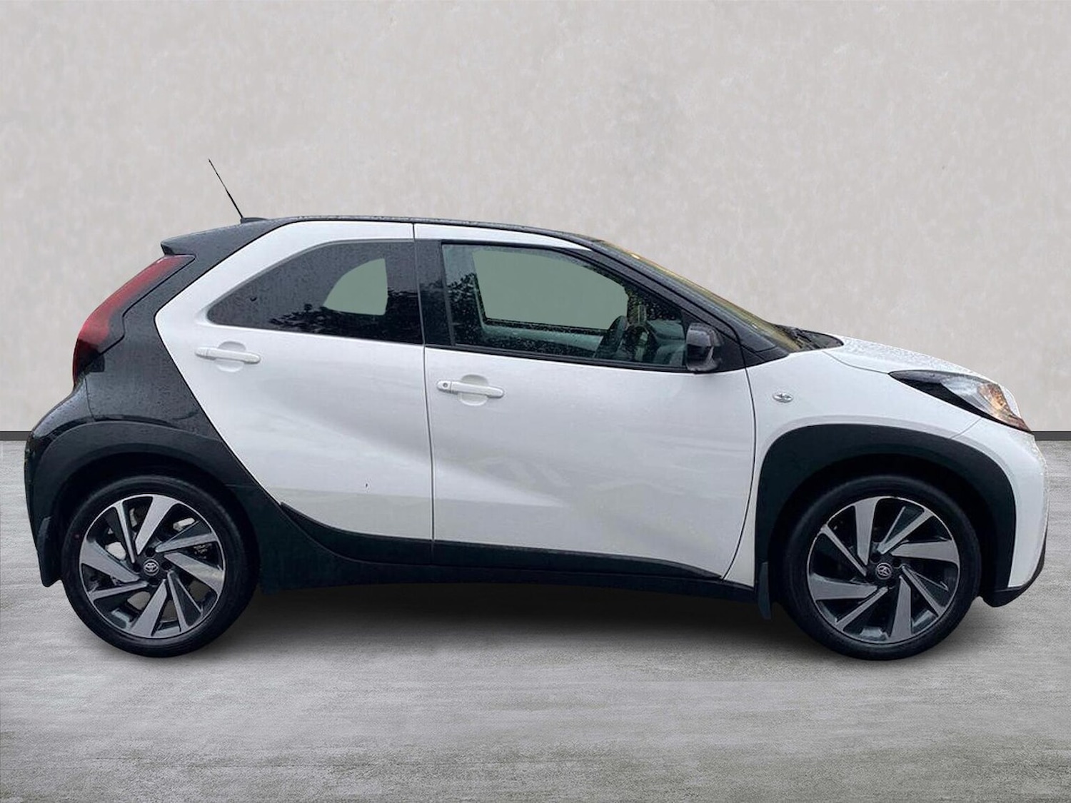 Used Toyota Aygo X 2023 for sale - 76885004: Photo 3