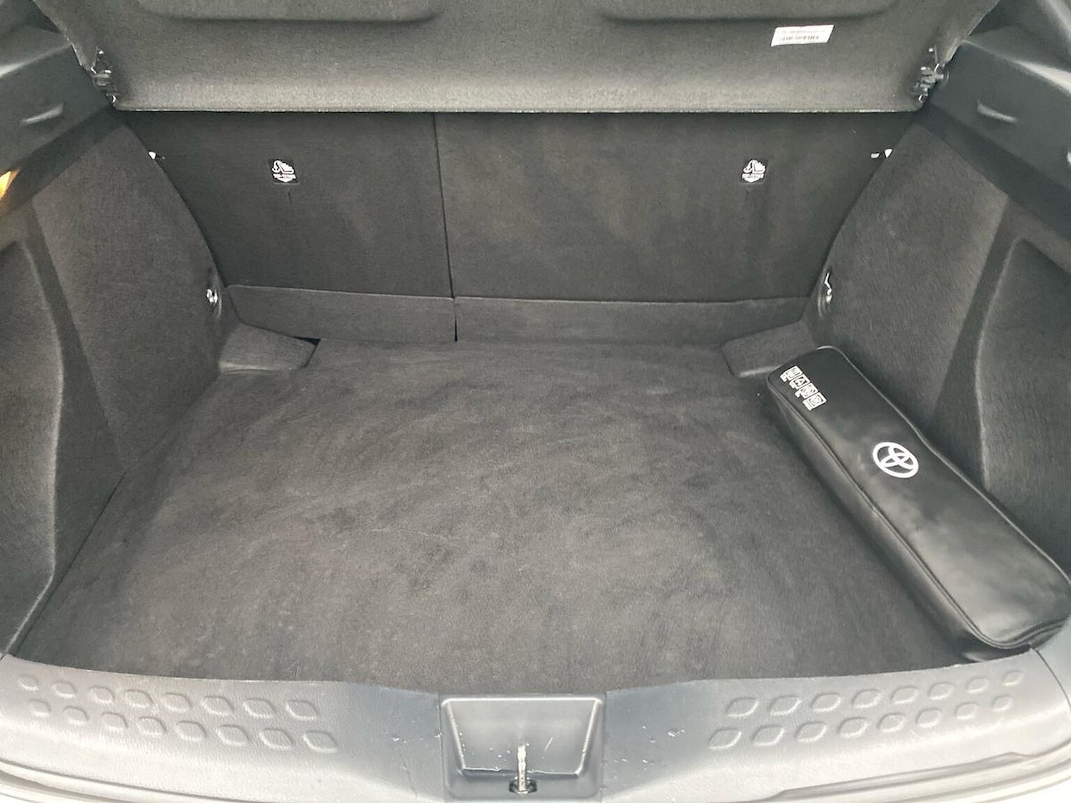 Used Toyota C-HR 2023 for sale - 76490690: Photo 17