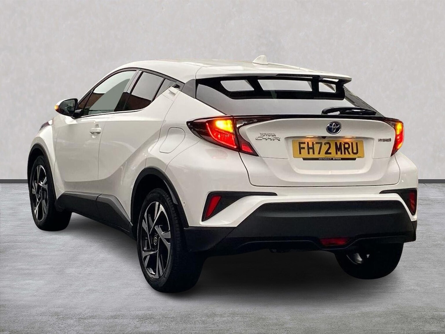 Used Toyota C-HR 2023 for sale - 76490690: Photo 2