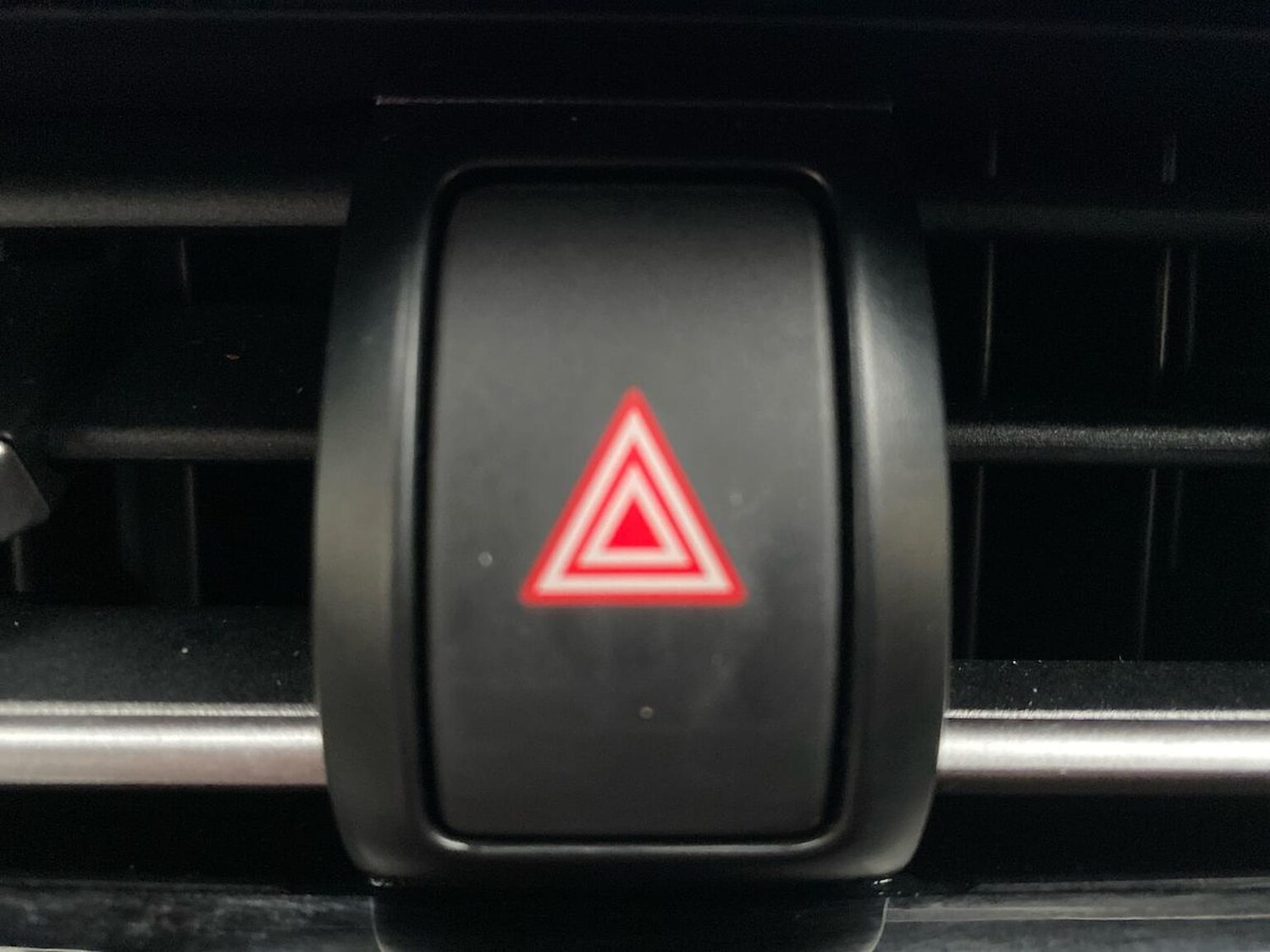 Used Toyota C-HR 2023 for sale - 76490690: Photo 22