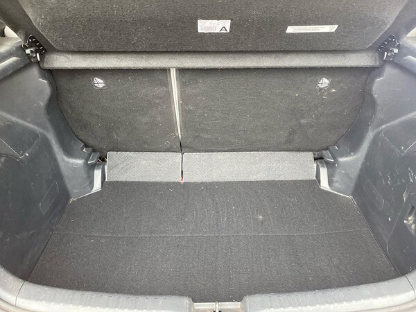 Used Toyota Yaris 2021 for sale - 76243171: Photo 17