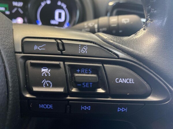 Used Toyota Yaris 2021 for sale - 76243171: Photo 24