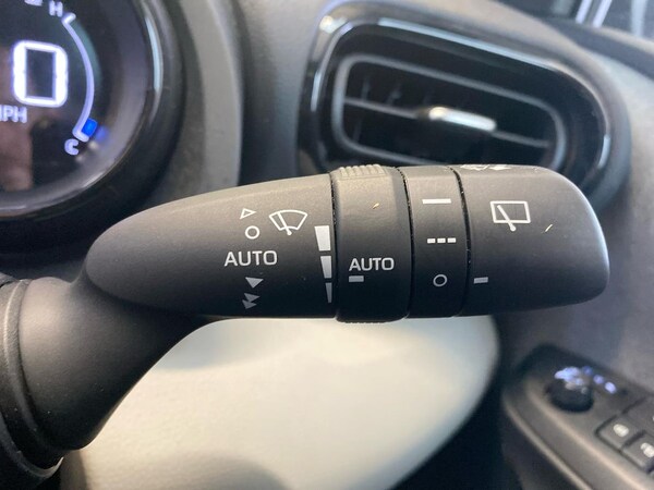 Used Toyota Yaris 2021 for sale - 76243171: Photo 26