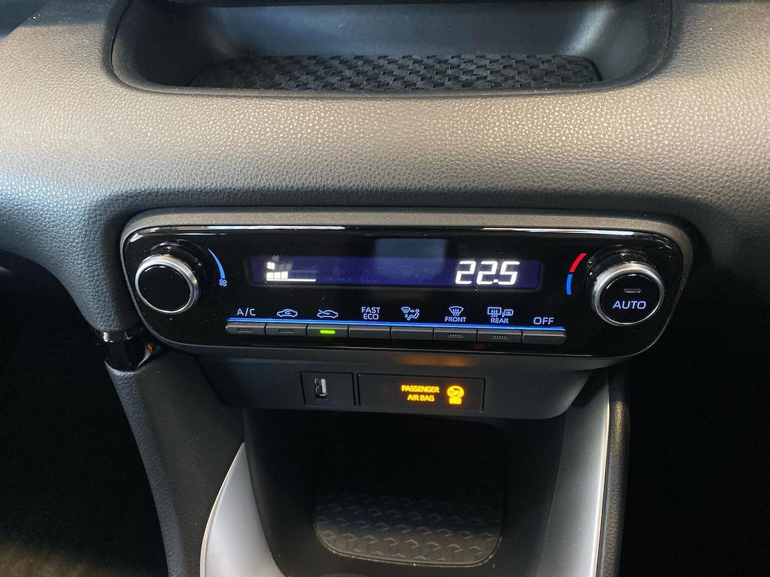 Used Toyota Yaris 2024 for sale - 76369091: Photo 12