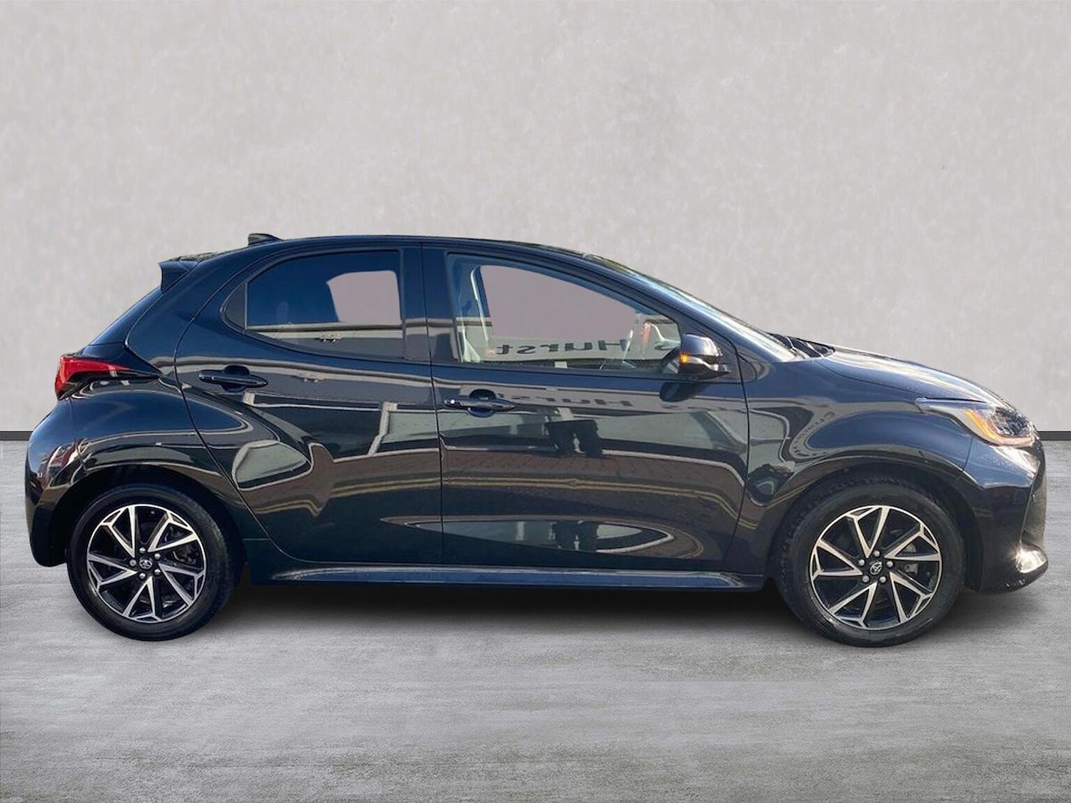 Used Toyota Yaris 2024 for sale - 76369091: Photo 3