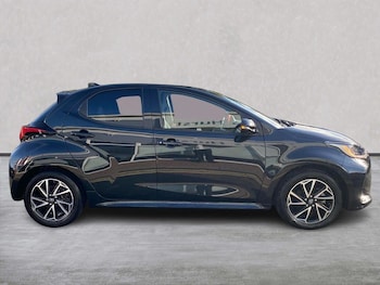 Used Toyota Yaris 2024 for sale - 76369091: Photo
