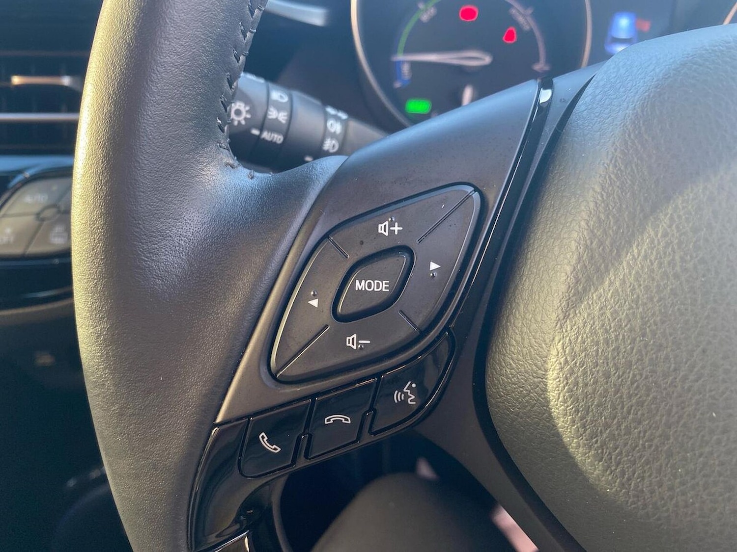 Used Toyota C-HR 2023 for sale - 76969005: Photo 27