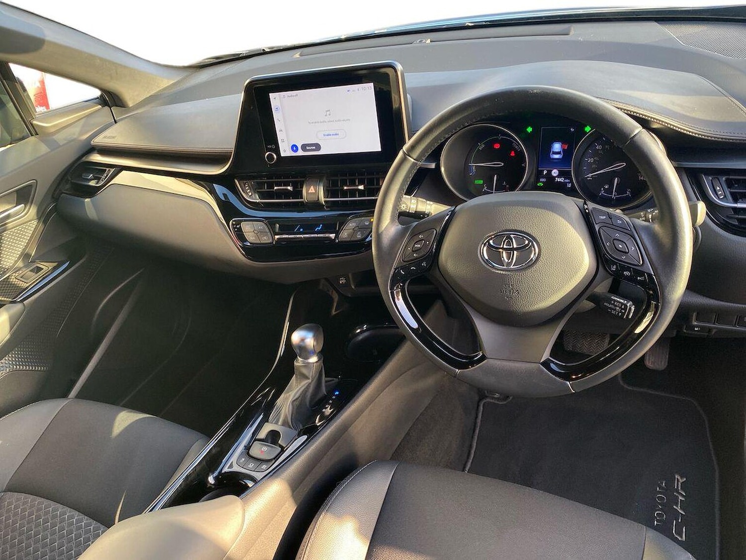 Used Toyota C-HR 2023 for sale - 76969005: Photo 8